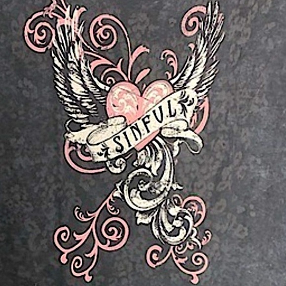 HOT TOPIC “Sinful” Winged Heart Cotton T-Shirt‎ NWT - Picture 1 of 5